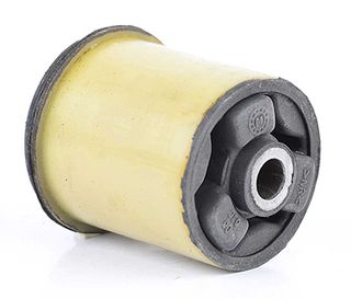 Сайлентблок задней балки BSG BSG65700077