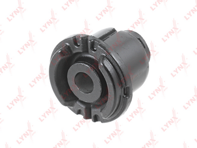 Сайлентблок подрамника передний LYNXauto B8262